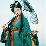 战国袍遇见山海｜墨绿战国袍海边写真 第7帧