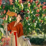 我言秋日胜春朝｜红花园秋日汉服写真 第6帧