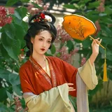 我言秋日胜春朝｜红花园秋日汉服写真 第8帧