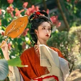 我言秋日胜春朝｜红花园秋日汉服写真 第9帧