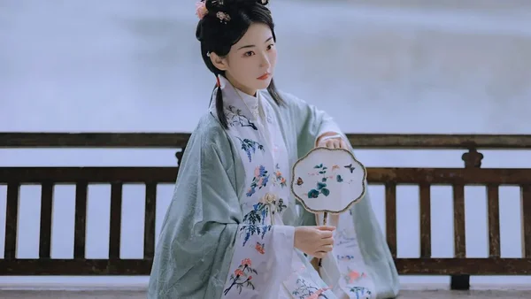 汉服摄影｜宿雨初霁
