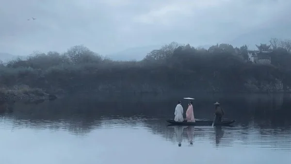 汉服摄影|等烟雨