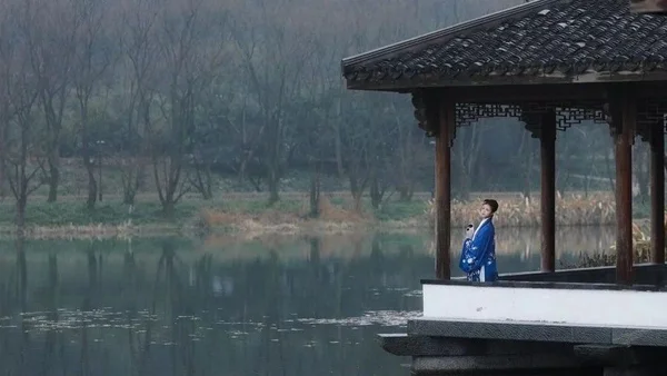 汉服摄影｜却道晚风凉，沉吟故梦乡