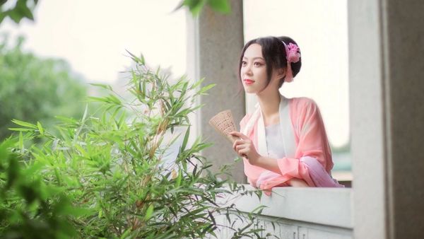午后轻阳下，旧时光的美人