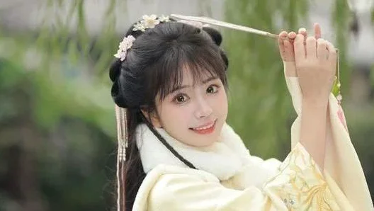 汉服摄影||卿卿日常，谁能不爱甜妹呢！