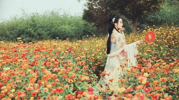 待到山花烂漫时|汉服摄影