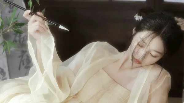 《黄卷青灯·素纱才媛录》