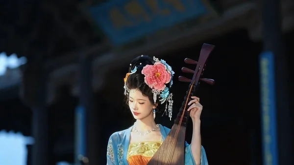云想衣裳 · 琵琶一曲在大同