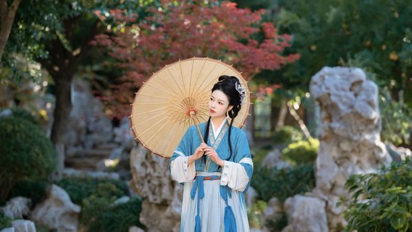 【汉服写真】一朝入金陵，满眼是江南