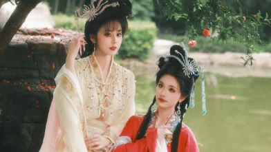 【汉服写真】微雨 · 榴花双影