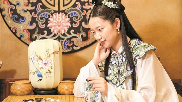 穿汉服在深圳成一种“潮流”—汉服文化逐渐从“小众审美”走向“大众认同”