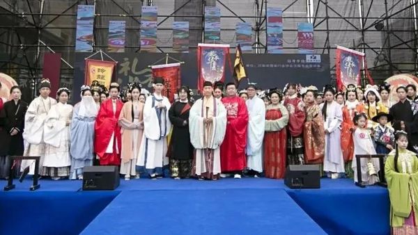 首届“羽裳华服─同袍会中原”暨郑州市服装协会汉服专业委员会年会 将于2022年1月9日举办