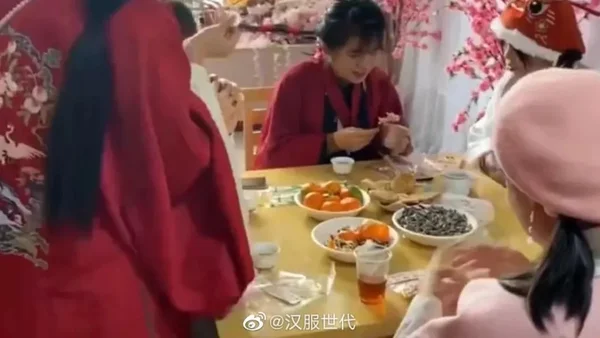 宜昌市汉服协会开展雅集暨送温暖活动