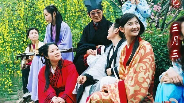 汉服运动大事记（十一）：第一位穿汉服回国的海外华人